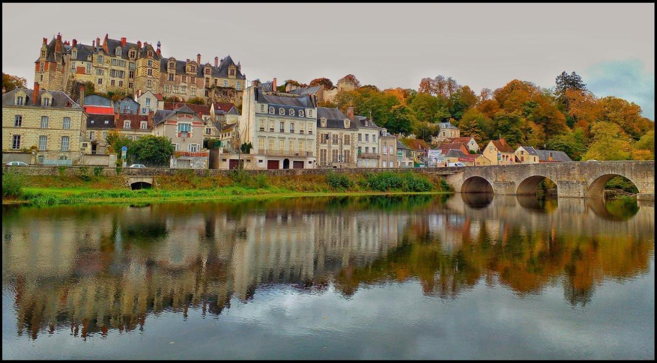 Au Pied Du Chateau Saint-Aignan  Kültér fotó